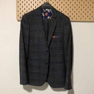 Paisley & Gray plaid suit